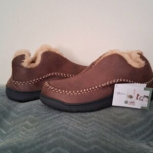NWT Wishcotton Men's Faux Fur Slippers 9